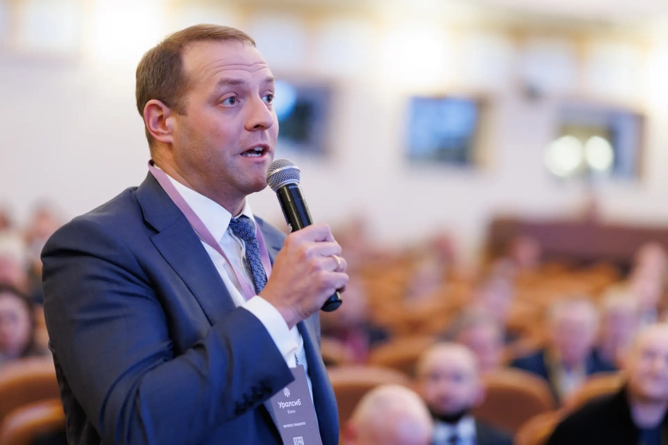 Представитель банка «Уралсиб» Андрей Васильев